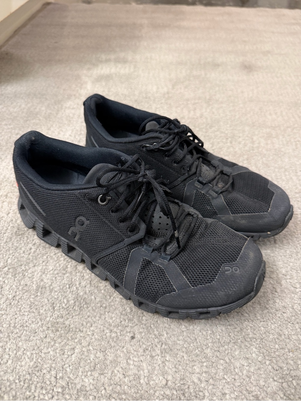 On Running Cloud Women's Lightweight Running Shoes - Black